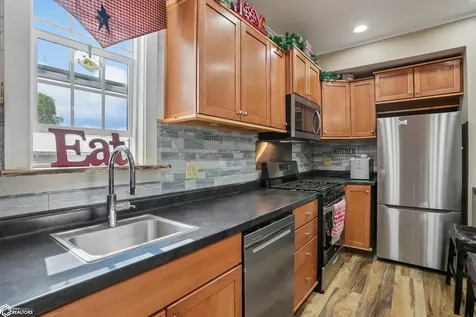 1714 12th Avenue Eldora IA 50627