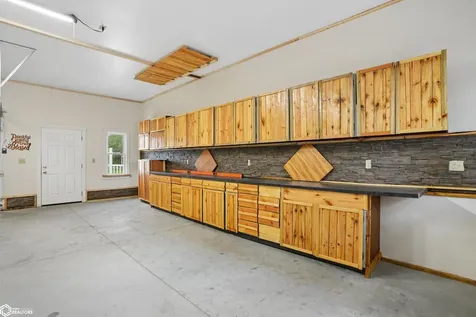 1714 12th Avenue Eldora IA 50627