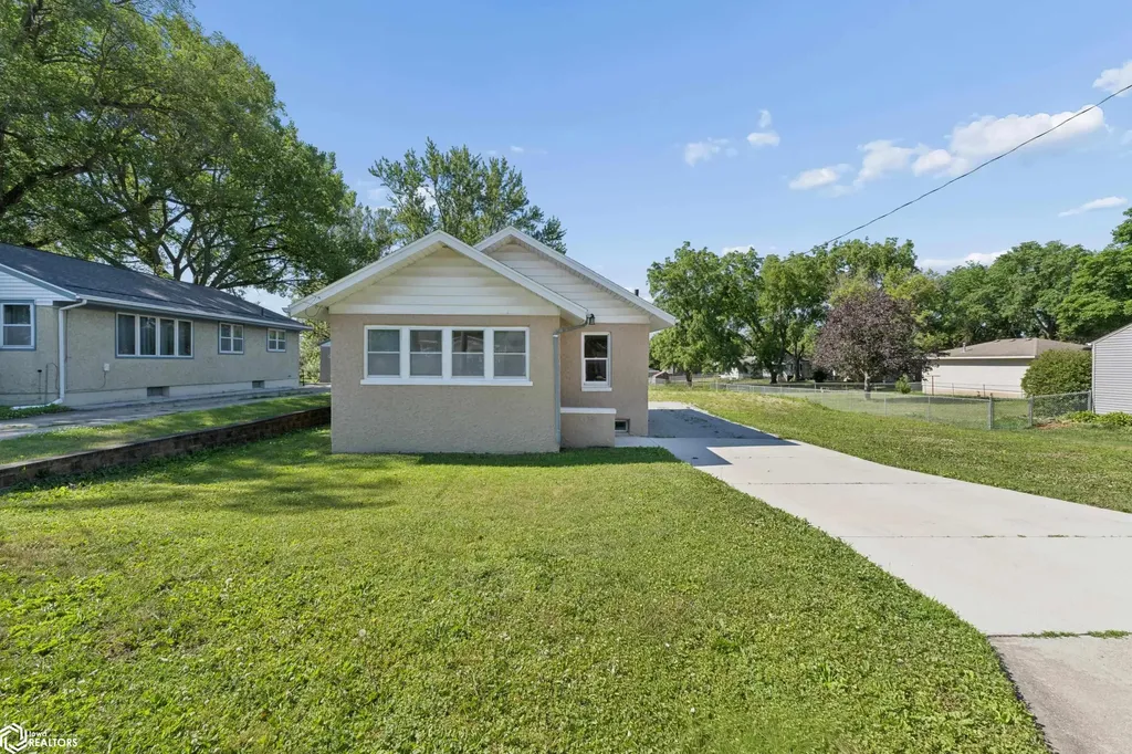 825 15th Street SE Mason City IA 50401
