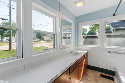 825 15th Street SE Mason City IA 50401