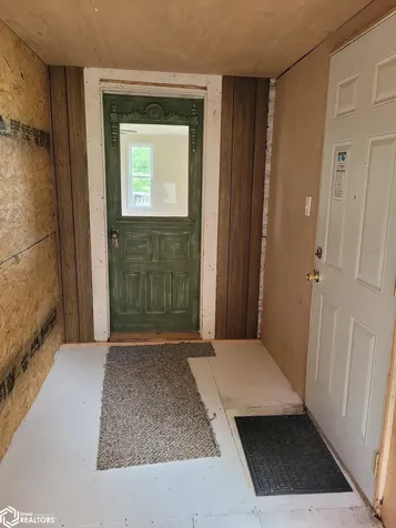 302 S High Street Delta IA 52550