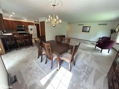 16 Weaver Drive Ottumwa IA 52501