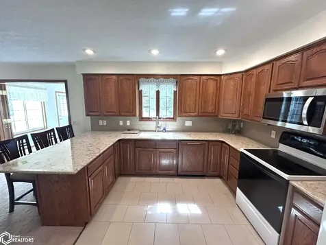 16 Weaver Drive Ottumwa IA 52501