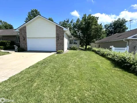 16 Weaver Drive Ottumwa IA 52501