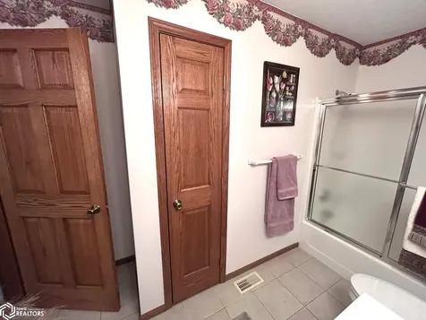 16 Weaver Drive Ottumwa IA 52501