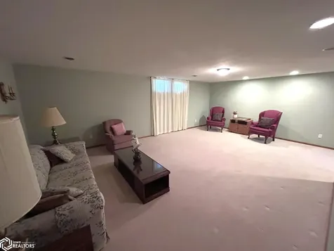 16 Weaver Drive Ottumwa IA 52501