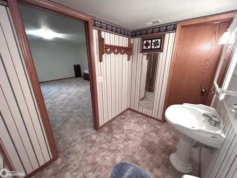 16 Weaver Drive Ottumwa IA 52501