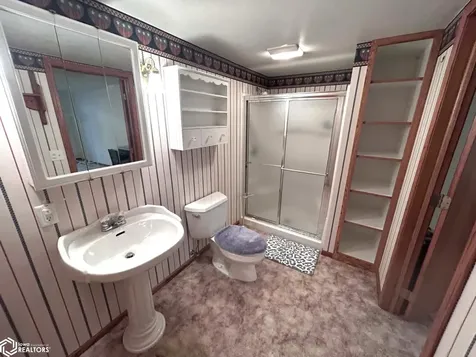 16 Weaver Drive Ottumwa IA 52501