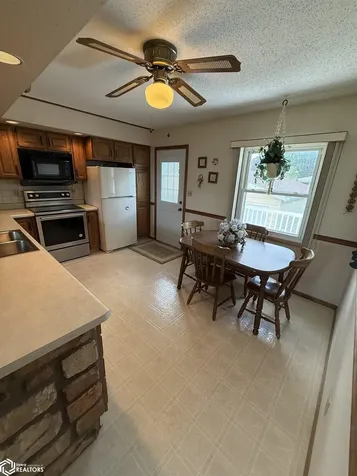 1609 Hillary Avenue Burlington IA 52601