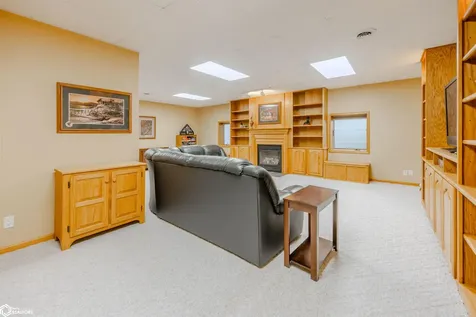 12109 J Avenue Iowa Falls IA 50126