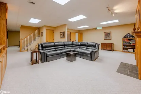 12109 J Avenue Iowa Falls IA 50126