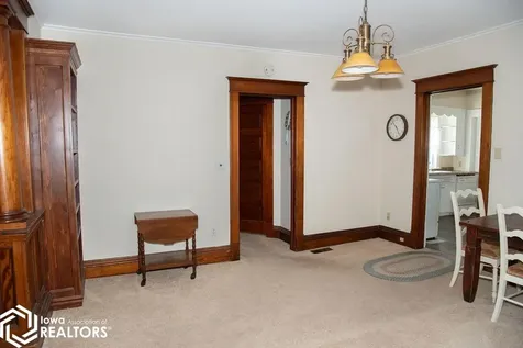1637 Locust Street Ottumwa IA 52501