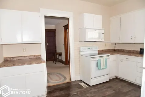 1637 Locust Street Ottumwa IA 52501