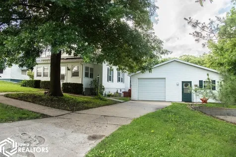 1637 Locust Street Ottumwa IA 52501