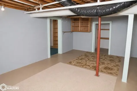 1637 Locust Street Ottumwa IA 52501