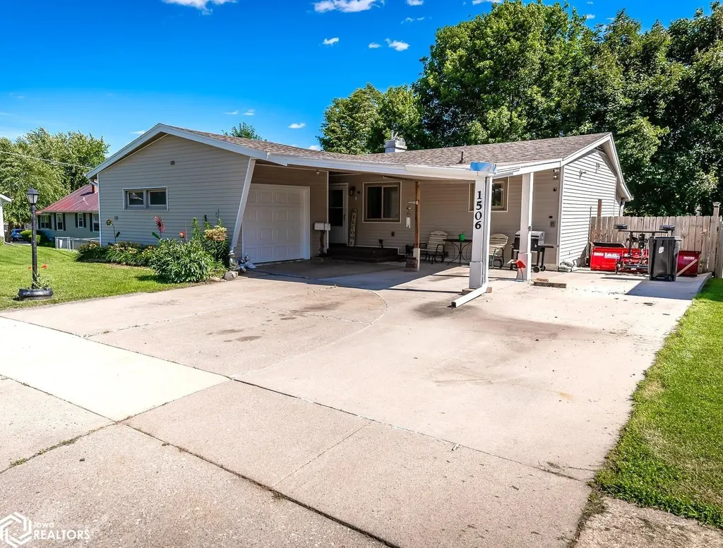 1506 Fremont Street Marshalltown IA 50158