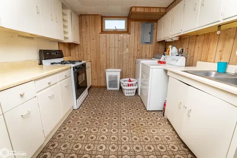 1506 Fremont Street Marshalltown IA 50158