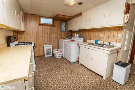 1506 Fremont Street Marshalltown IA 50158