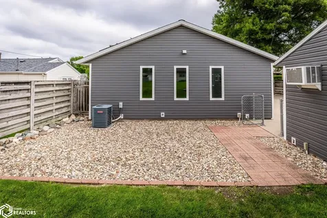 1601 Elder Drive Marshalltown IA 50158