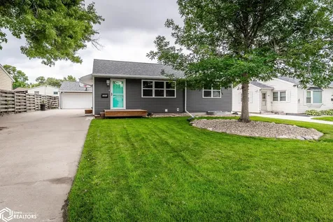 1601 Elder Drive Marshalltown IA 50158