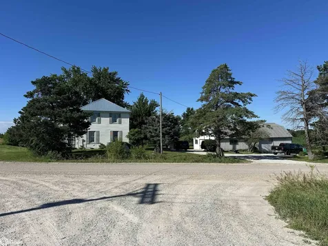1196 Merrimac Road Wayland IA 52654
