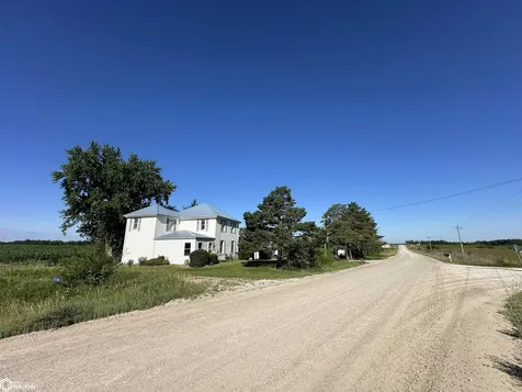 1196 Merrimac Road Wayland IA 52654