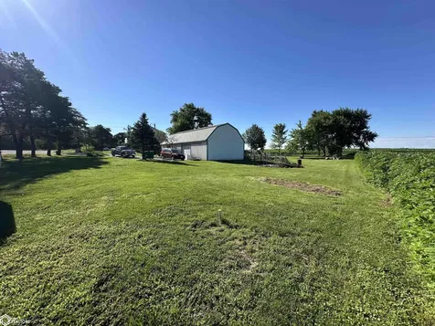 1196 Merrimac Road Wayland IA 52654