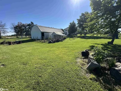 1196 Merrimac Road Wayland IA 52654