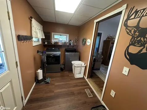 1196 Merrimac Road Wayland IA 52654