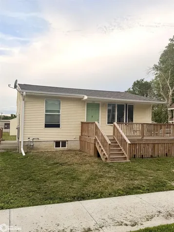 220 12th Street SE Mason City IA 50401