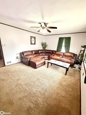 220 12th Street SE Mason City IA 50401