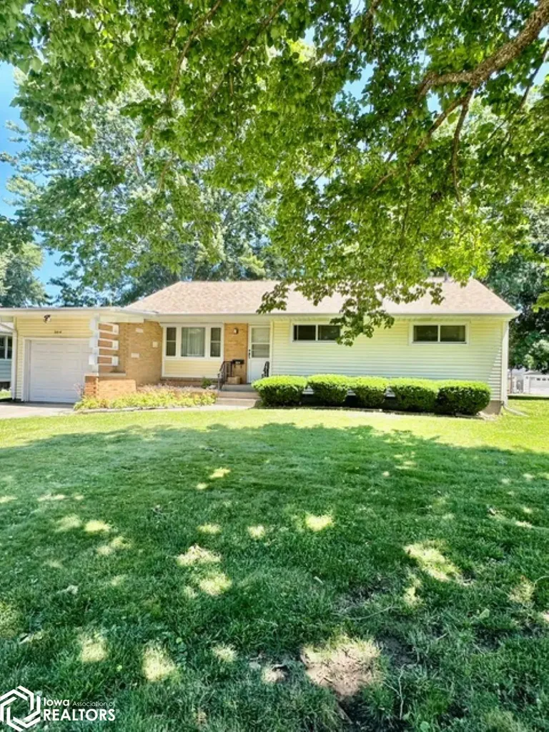 2014 S 4th Street Burlington IA 52601