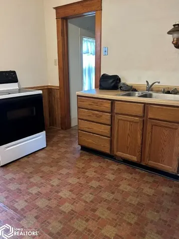 1022 S 8th Street Burlington IA 52601