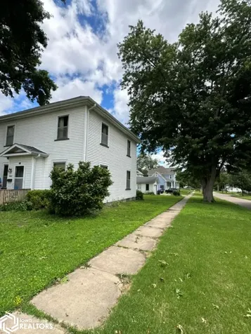 1022 S 8th Street Burlington IA 52601