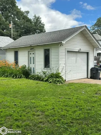 1022 S 8th Street Burlington IA 52601