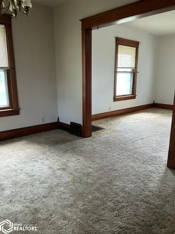 1022 S 8th Street Burlington IA 52601