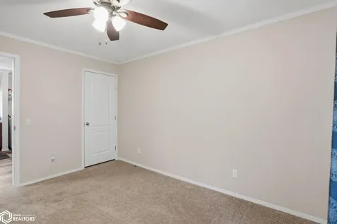 2521 Bill Bone Lane Oskaloosa IA 52577-8875
