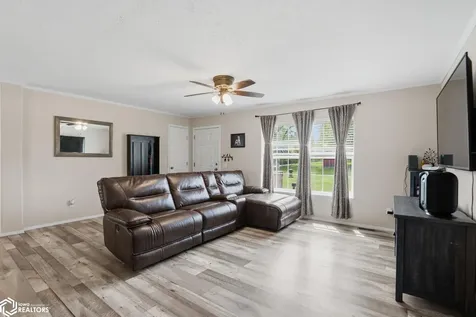 2521 Bill Bone Lane Oskaloosa IA 52577-8875