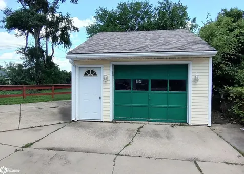 1806 S 6th Street Marshalltown IA 50158