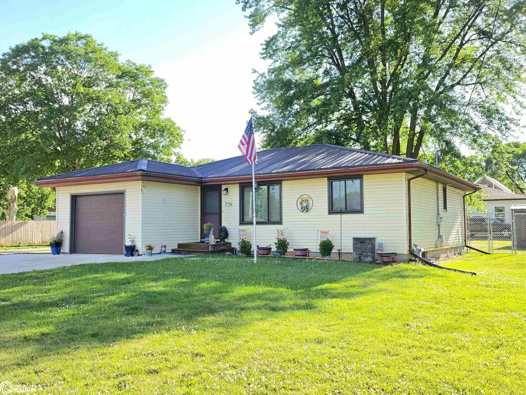 728 S Harrison Avenue Mason City IA 50401