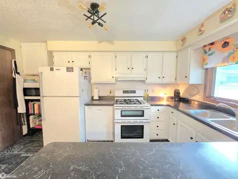 728 S Harrison Avenue Mason City IA 50401