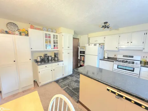 728 S Harrison Avenue Mason City IA 50401