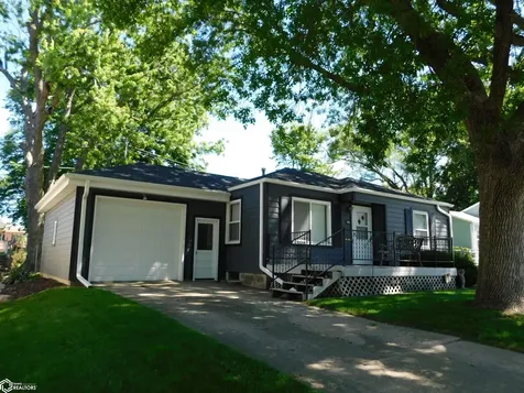 2004 S 3rd Avenue E Newton IA 50208