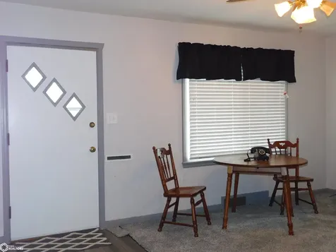 2004 S 3rd Avenue E Newton IA 50208