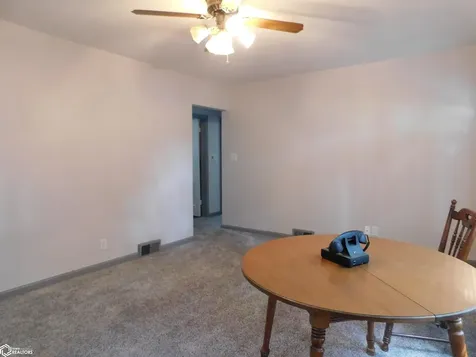 2004 S 3rd Avenue E Newton IA 50208