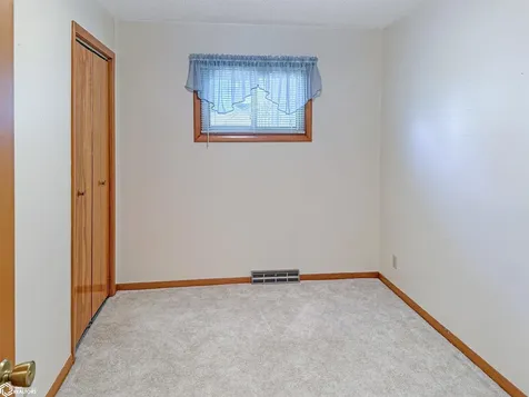 1621 Ellis Avenue Iowa Falls IA 50126