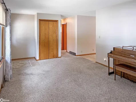 1621 Ellis Avenue Iowa Falls IA 50126