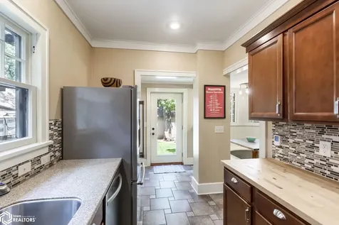 84 Linden Drive Mason City IA 50401