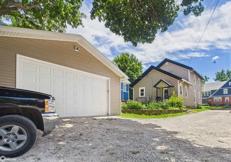 805 A Avenue Oskaloosa IA 52577