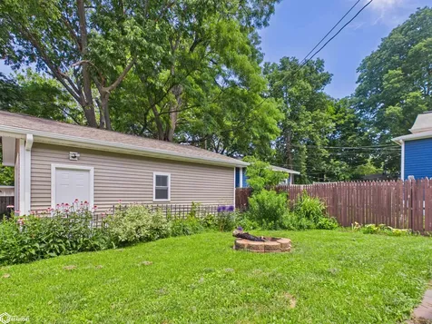 805 A Avenue Oskaloosa IA 52577